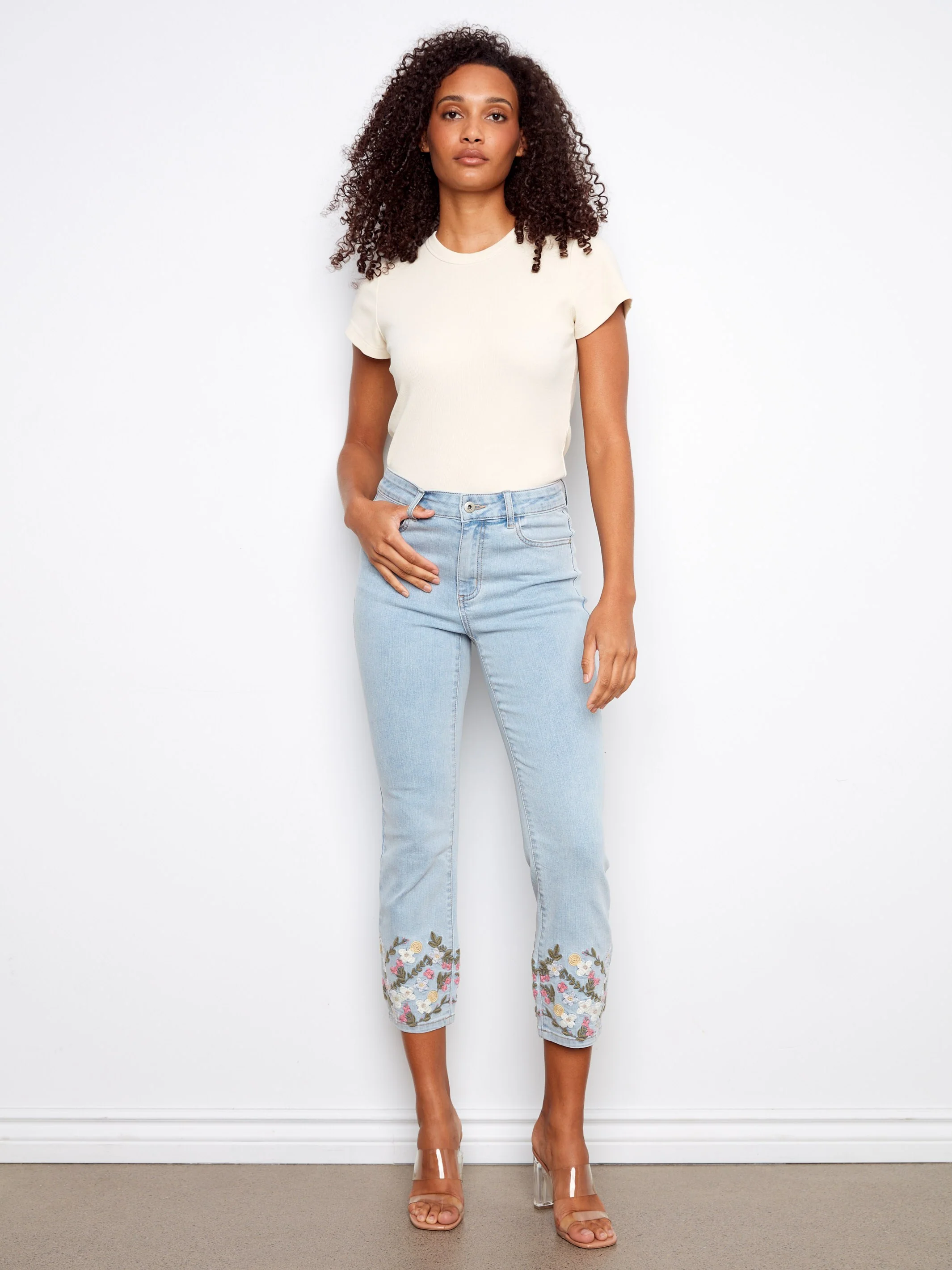 Cropped Slim Jeans with Embroidery - Light Blue