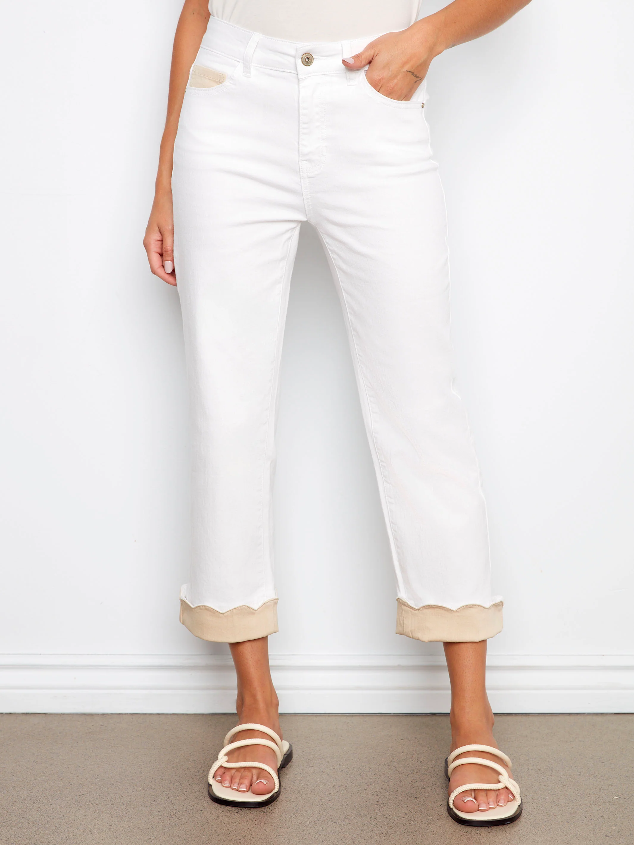 Cropped Twill Jeans With Contrast Scallop Cuff - White - Image 2