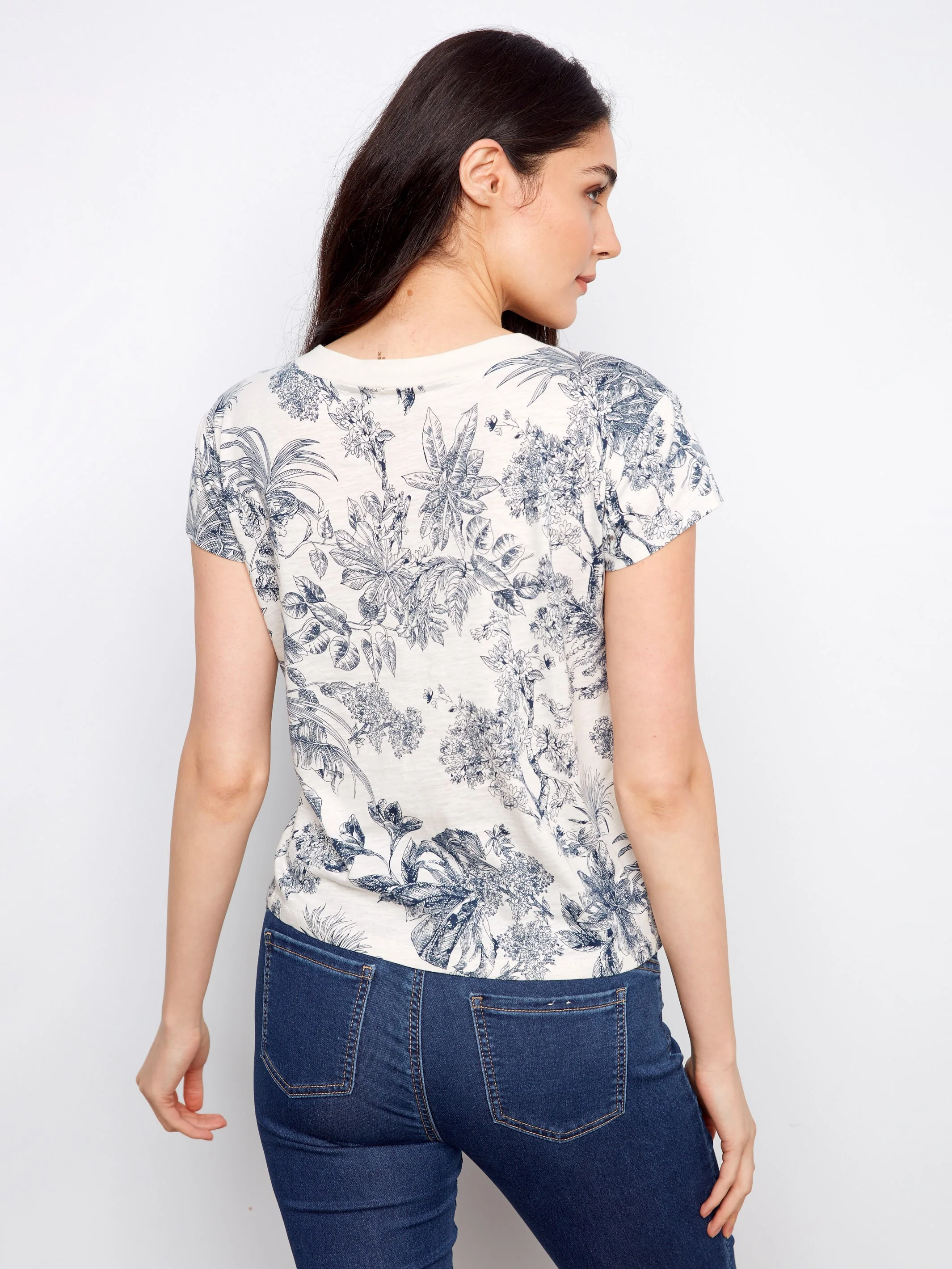 Printed Organic Cotton Drop Shoulder V-Neck T-Shirt - Versailles - Image 4