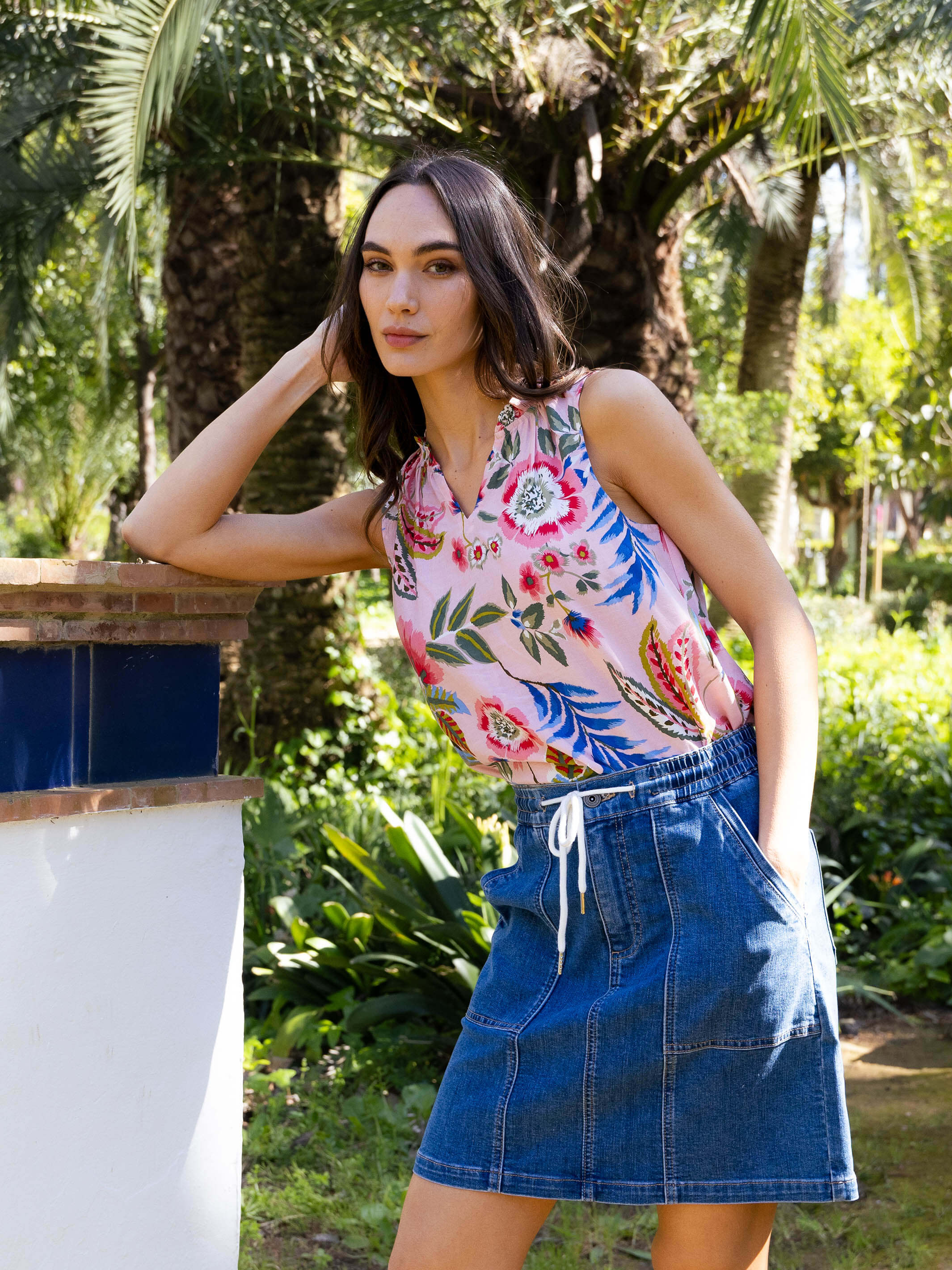 Printed Sleeveless Ruffle Neck Top - Gardenia - Image 7