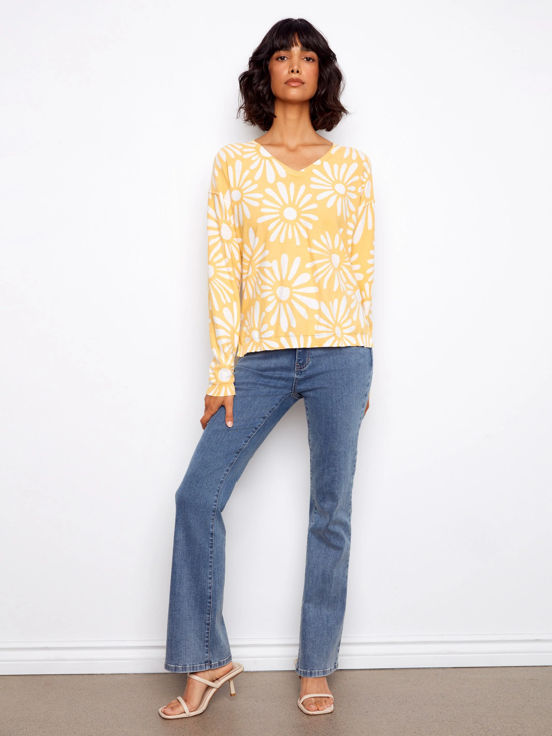 Reversible Printed V-Neck Sweater - Sunkiss - Image 5