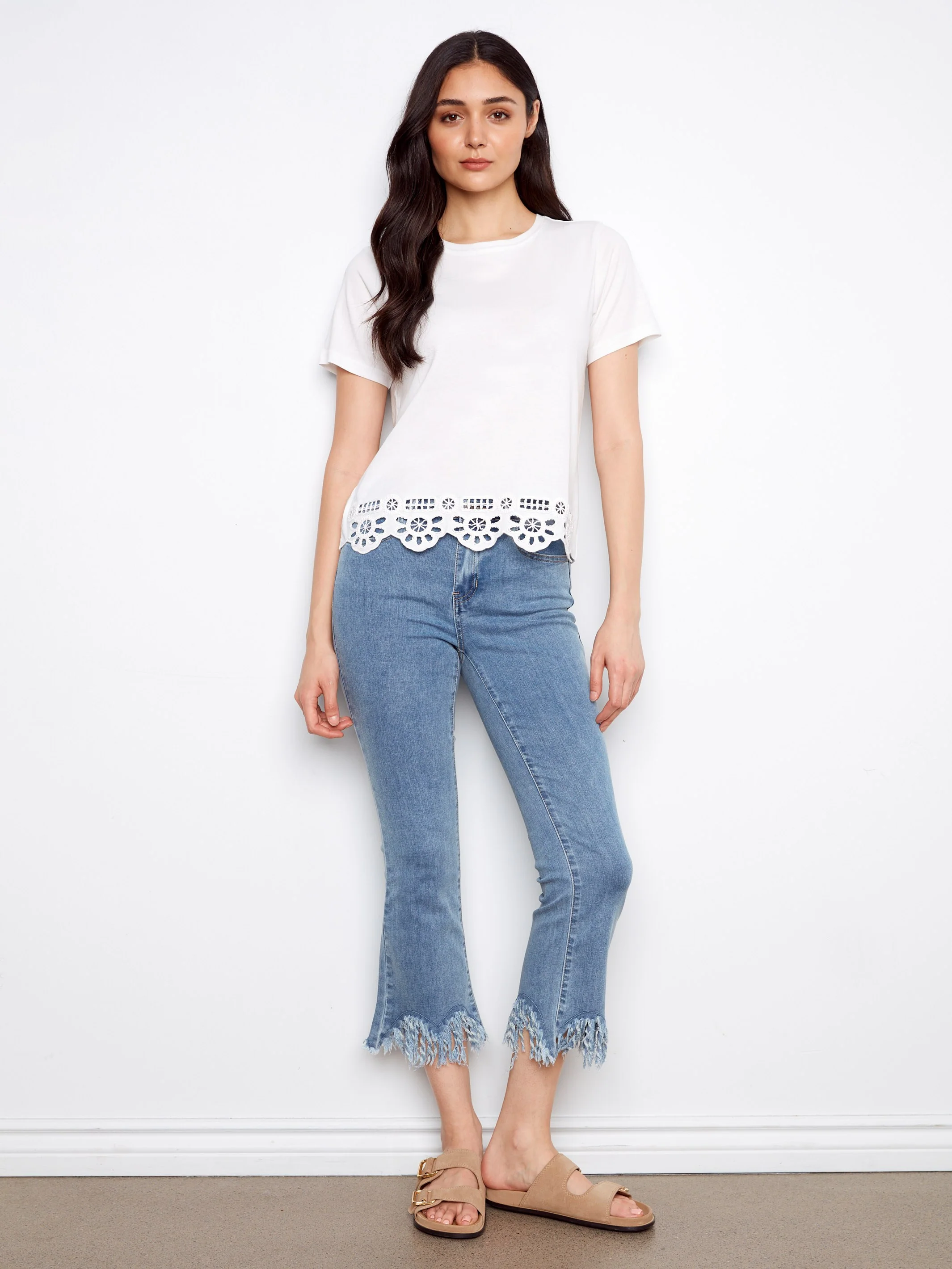 Short Sleeve T-Shirt With Bottom Hem Embroidery - White - Image 2
